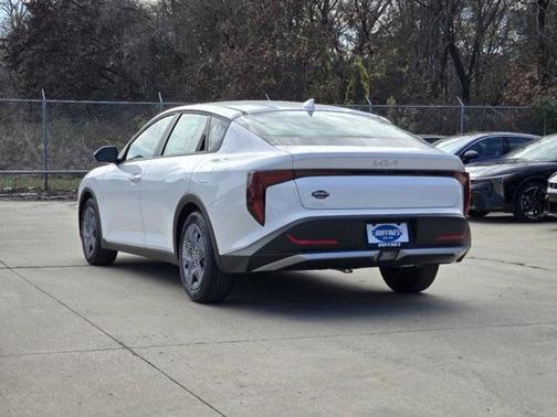 2025 Kia K4 LX