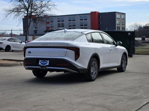 2025 Kia K4 LX
