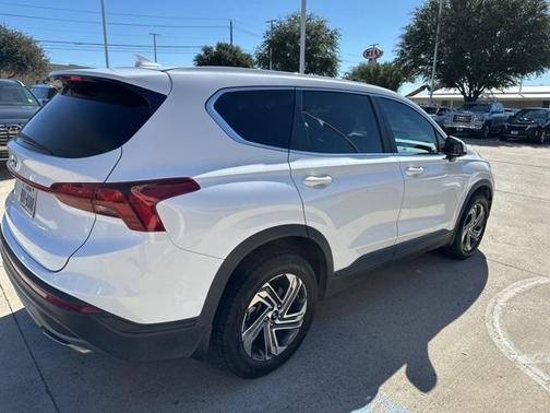 2022 Hyundai SANTA FE SE