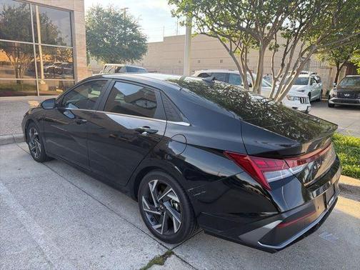 Black 2024 Hyundai ELANTRA HEV Limited