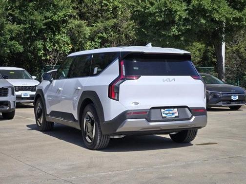 2026 Kia EV9 Light Long Range