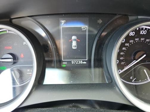 2022 Toyota Camry Hybrid LE