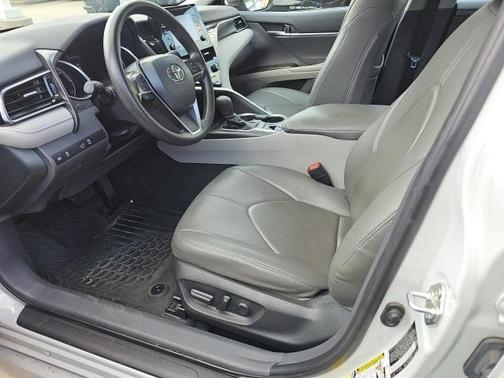 2022 Toyota Camry Hybrid LE