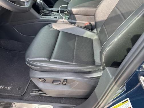 2022 Volkswagen Atlas 3.6L SE w/Technology