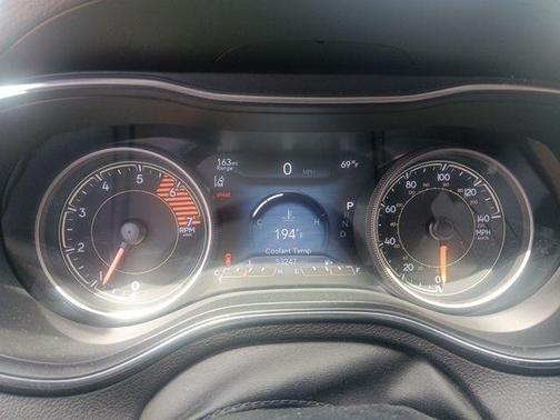 Granite Crystal Clearcoat Metallic 2019 Jeep Cherokee Limited