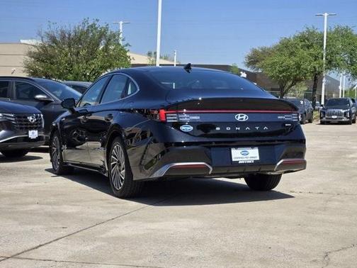 2024 Hyundai SONATA Hybrid Limited