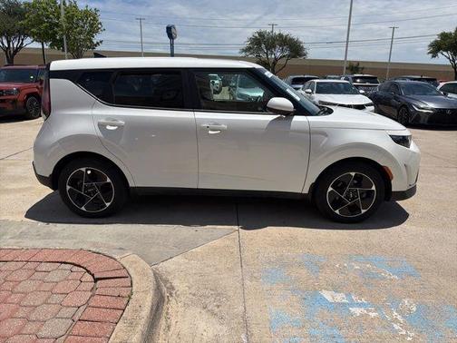 Snow White Pearl 2024 Kia Soul EX