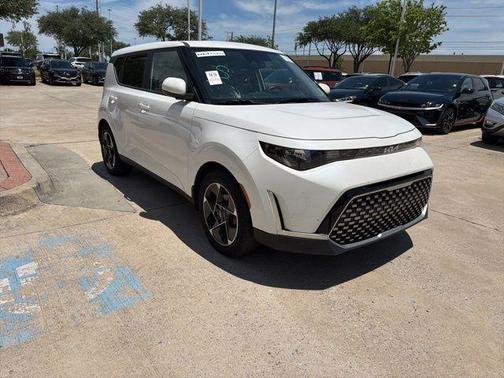 Snow White Pearl 2024 Kia Soul EX