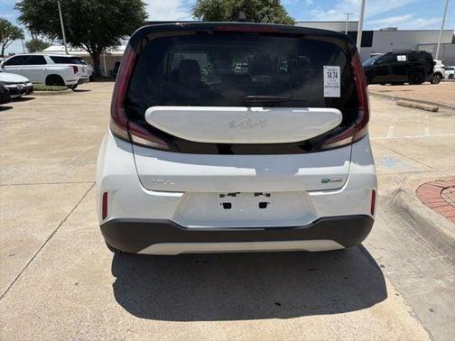 Snow White Pearl 2024 Kia Soul EX