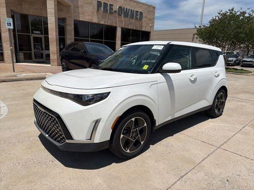 Snow White Pearl 2024 Kia Soul EX