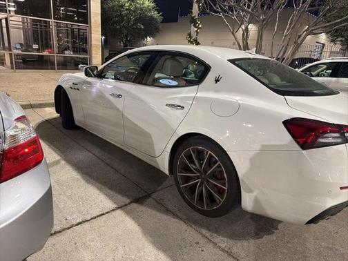 2022 Maserati Ghibli Modena