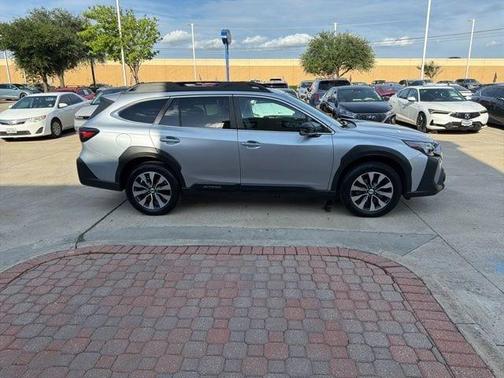 Ice Silver Metallic 2023 Subaru Outback Limited