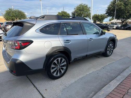 Ice Silver Metallic 2023 Subaru Outback Limited
