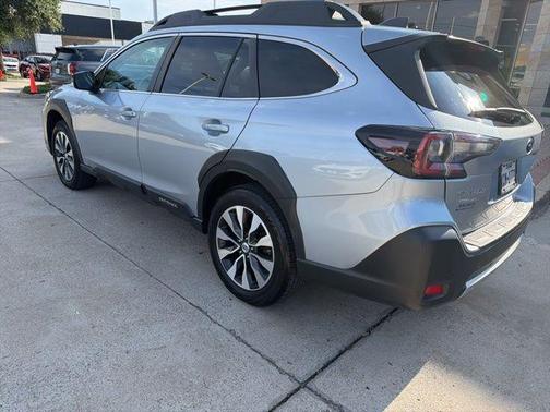 Ice Silver Metallic 2023 Subaru Outback Limited