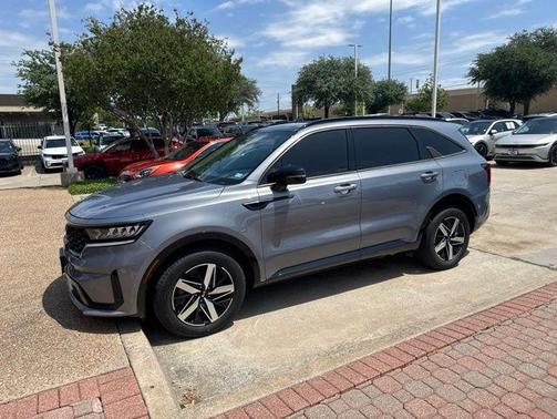 Silver 2021 Kia Sorento S