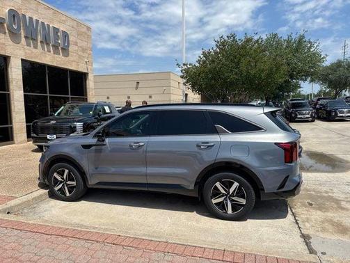 Silver 2021 Kia Sorento S