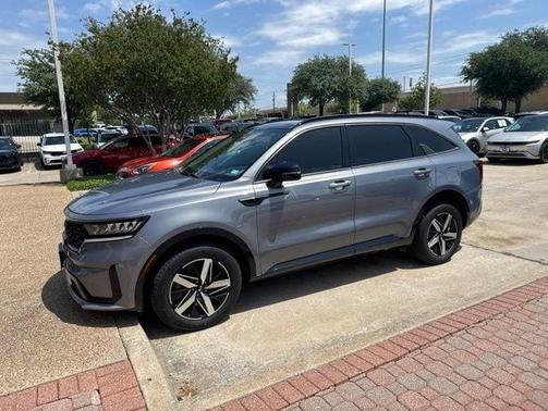 Silver 2021 Kia Sorento S