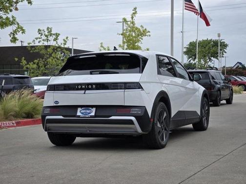 2025 Hyundai IONIQ 5 SE