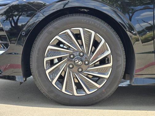 2025 Hyundai SONATA Hybrid Limited