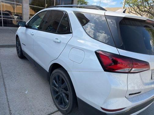 Iridescent Pearl Tricoat 2022 Chevrolet Equinox RS