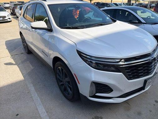 Iridescent Pearl Tricoat 2022 Chevrolet Equinox RS