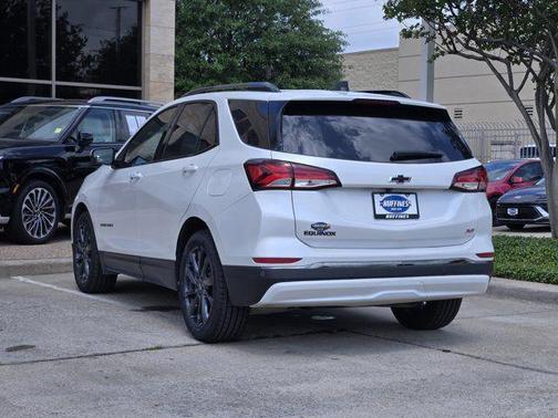 Pearl 2022 Chevrolet Equinox RS