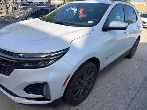 Iridescent Pearl Tricoat 2022 Chevrolet Equinox RS