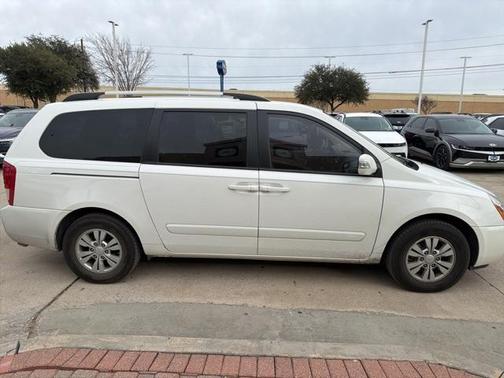 2012 Kia Sedona LX