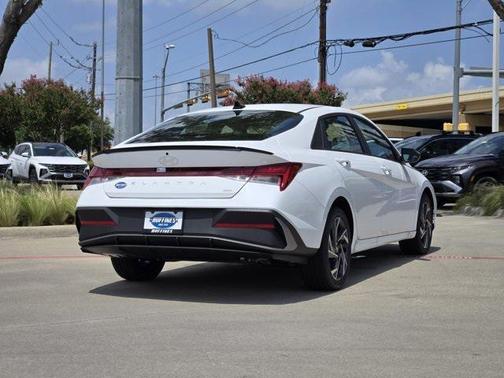 2025 Hyundai ELANTRA HEV SEL Sport