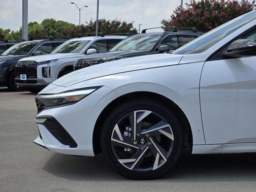 2025 Hyundai ELANTRA HEV SEL Sport