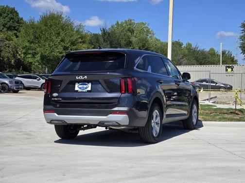 2026 Kia Sorento LX