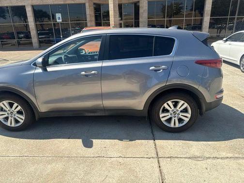 Mineral Silver 2019 Kia Sportage LX