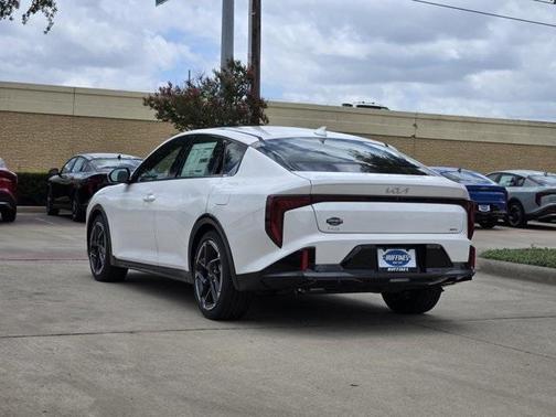 2025 Kia K4 GT-Line