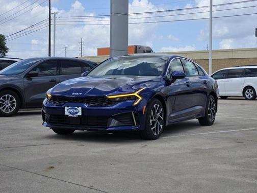 2025 Kia K5 EX