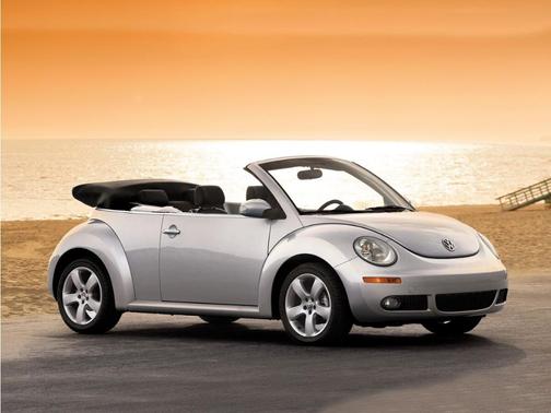 Black 2008 Volkswagen New Beetle SE