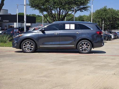 Gray 2019 Kia Sorento SX