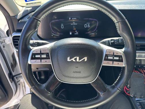 2023 Kia Telluride LX