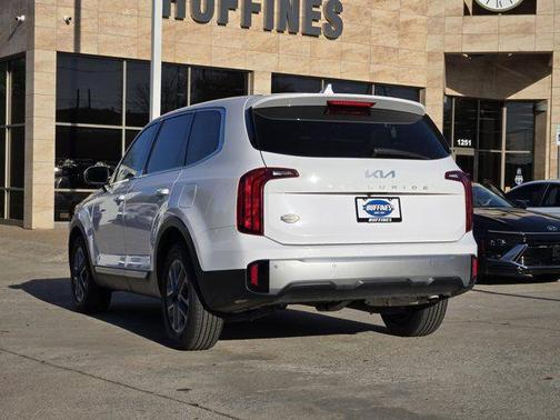 2023 Kia Telluride LX