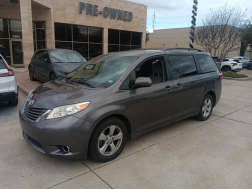 2017 Toyota Sienna LE