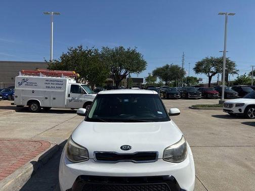 Clear White 2016 Kia Soul +
