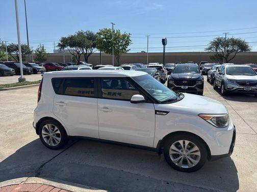 Clear White 2016 Kia Soul +