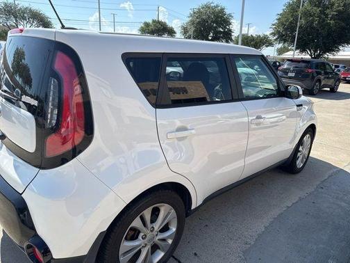 Clear White 2016 Kia Soul +