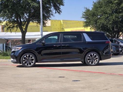 2022 Kia Carnival EX