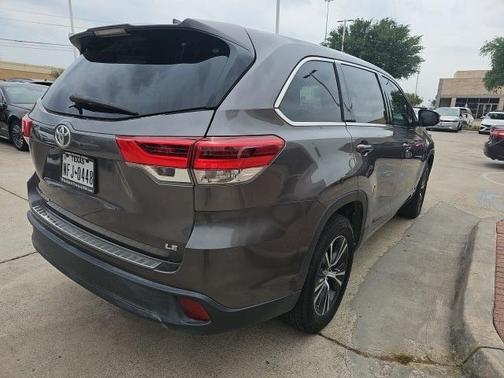 2017 Toyota Highlander LE
