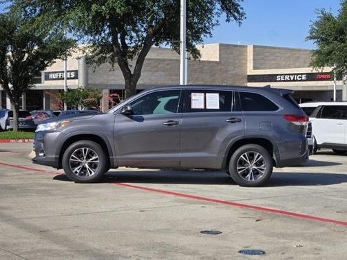 2017 Toyota Highlander LE