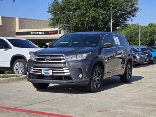 2017 Toyota Highlander LE