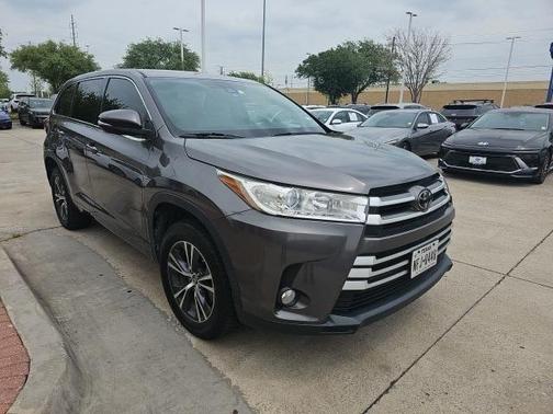 2017 Toyota Highlander LE