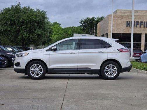 White Platinum 2019 Ford Edge SEL