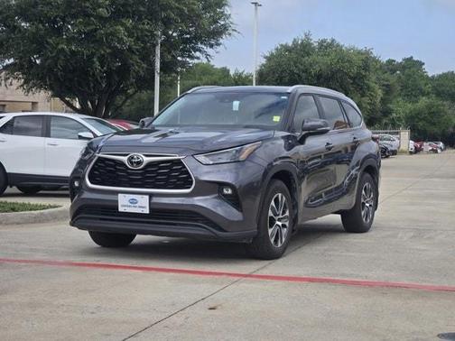 2024 Toyota Highlander XLE