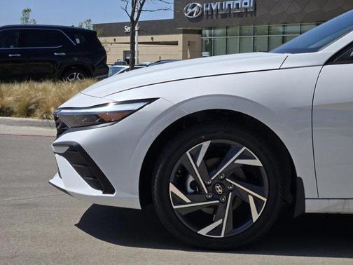 2025 Hyundai ELANTRA HEV SEL Sport